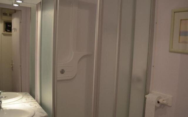 Appartement Les Menuires, 1 pièce, 2 personnes - FR-1-452-87