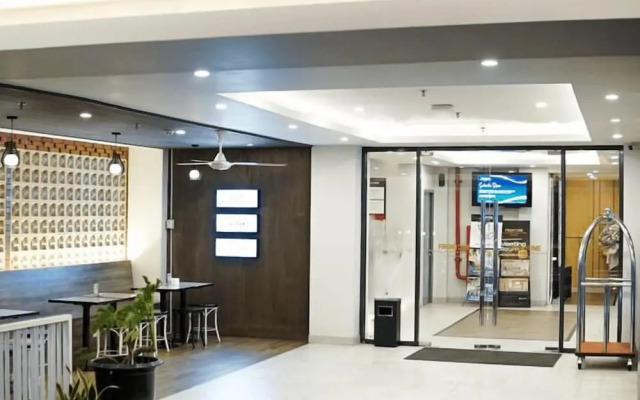 Front One Boutique Hotel Taman Anggrek