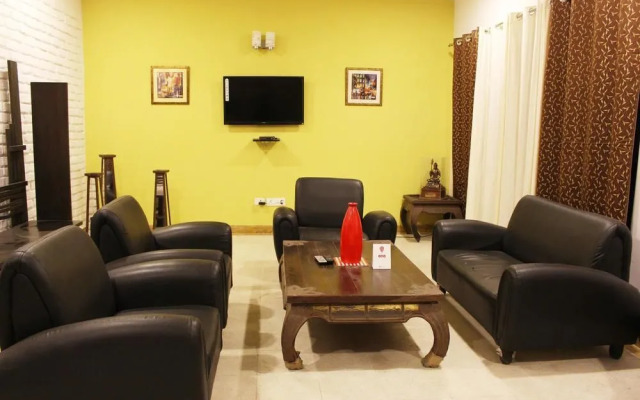 OYO Flagship Noida Golf Course