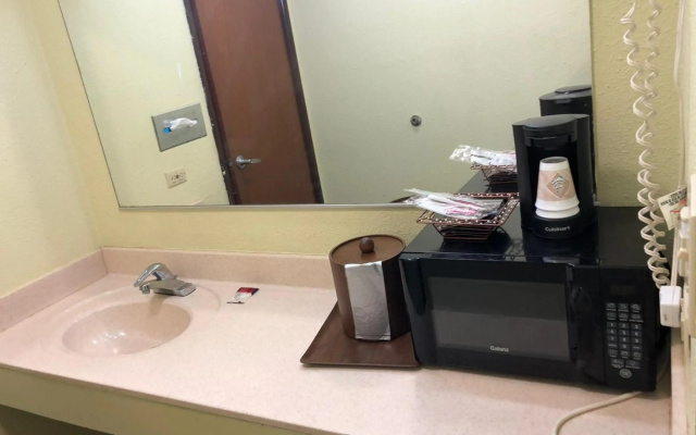 Americas Best Value Inn - Barrington