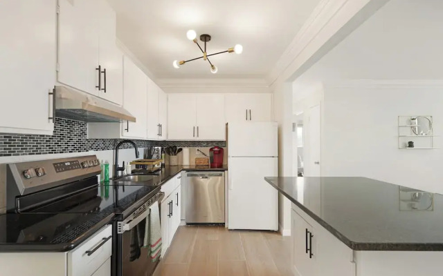 Cozy 2BR Mountain View Private Deck