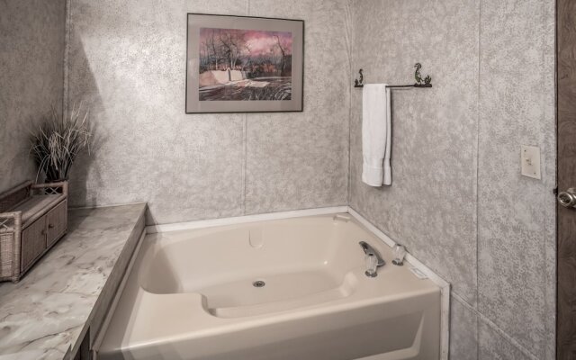 Buckhorn Cabin - Three Bedroom Cabin