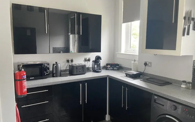 Renfrew Apartment Near Glasgow Airport