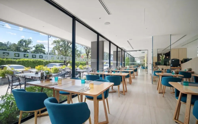 Wyndham Gardens 1320 Studio, 1m From Naithon Beach
