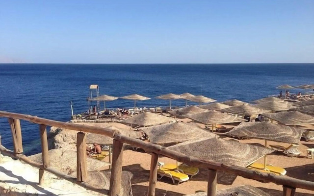 Carlton Luxury Resort