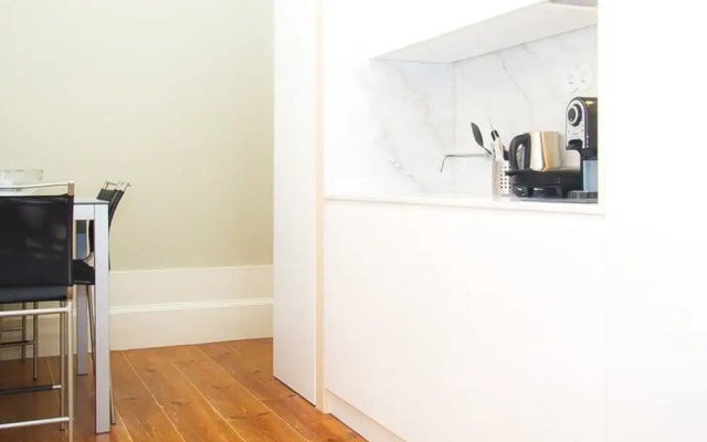 Liiiving in Porto Art Heart Studio