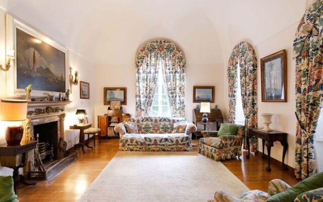 Villa Lennox