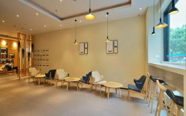 Hanting Hotel (Shanghai Jinqiao Taierzhuang Subway Station Branch)