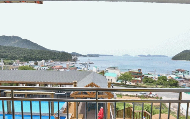 Geojedo Badamaru Pension