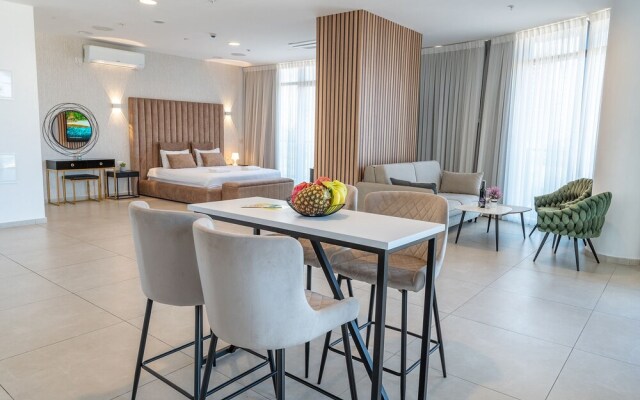 Hi - Yam SeaView Apartments & Suites