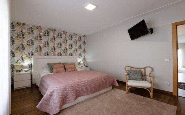 2bedroom-1bathroom-seaview-outdoorpool-petfriendly
