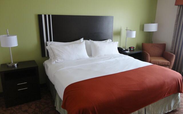 Holiday Inn Express Kenedy by IHG