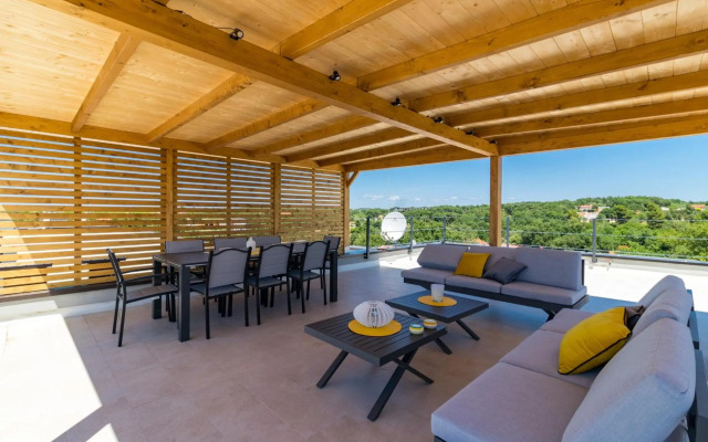 Penthouse Apartment Sax