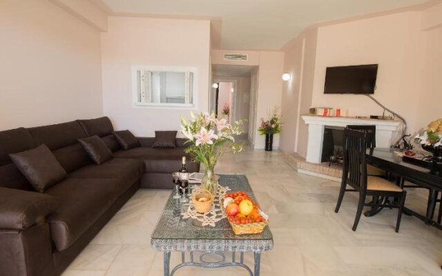 Apartamentos Puerto Marina Beach
