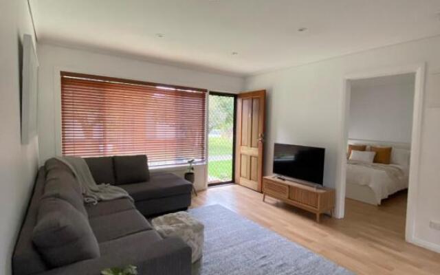 Luxurious Bayside Retreat, 2 min walk to the beach