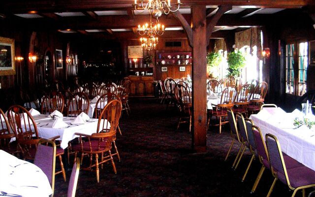 Lamie's Inn and The Old Salt Restaurant