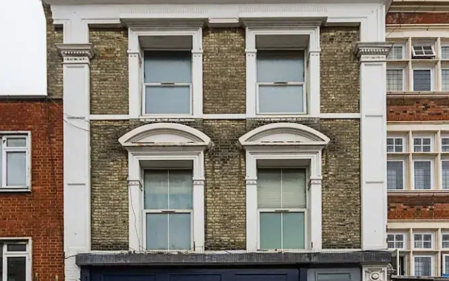 Kensington Charming and Bright Flat