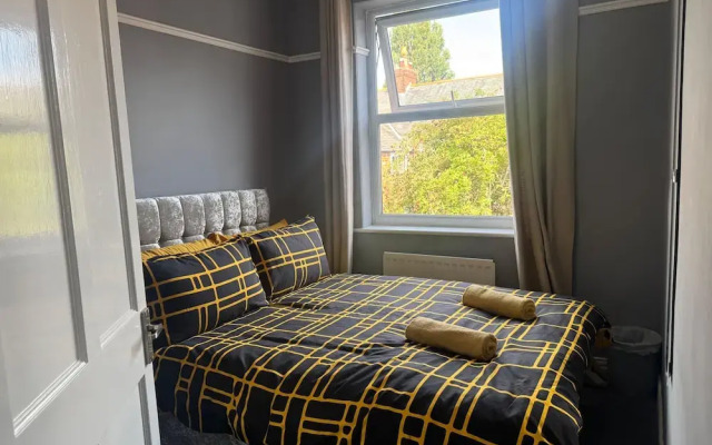 9 Guests - Free Parking - Cozy 3 Bedrooms