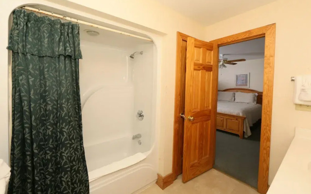 Briarstone Lodge Condo 13A - Two Bedroom Condo