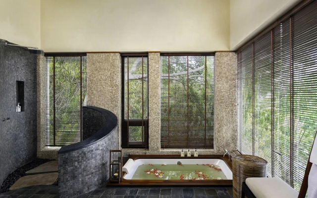 Villa Sila Varee