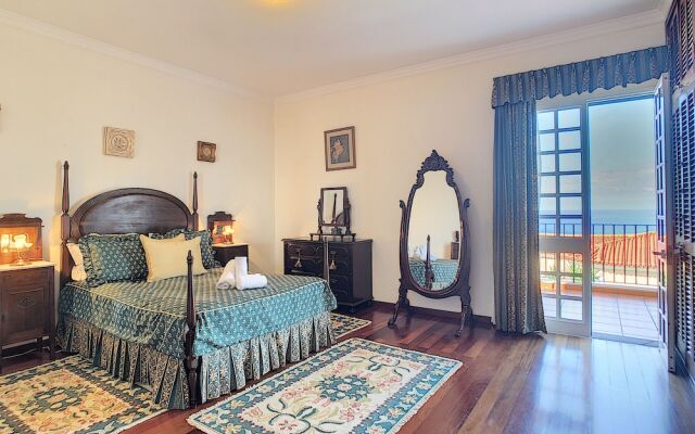 Villa Vista Sol by MHM
