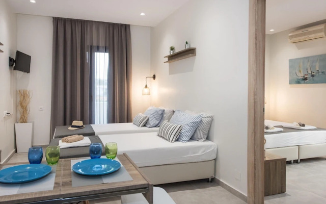 Mikes Beach Apartments & Studios