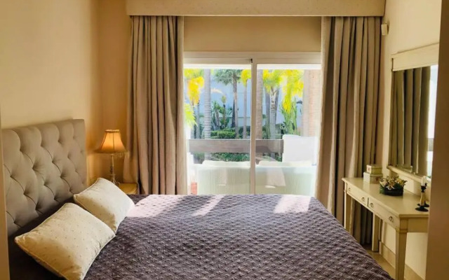 Beachside Luxury 2 bedroom apartment, Puerto Banus