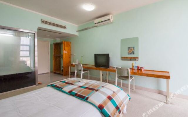 Gold Apple Hotel