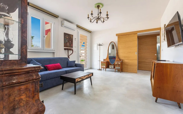 3769 Tenuta La Cornola by Barbarhouse