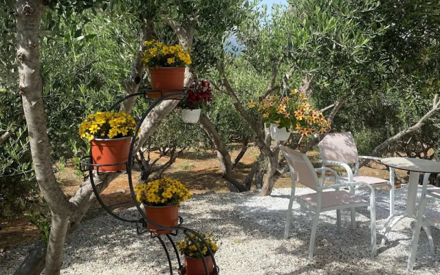 Beautiful Villa Near Sea in Epano Sisi