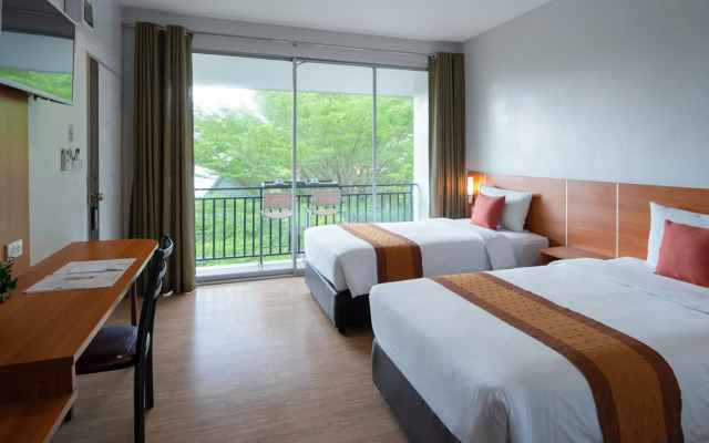 Royal Lanta Resort & Spa