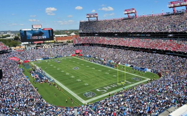 Acklen Luxury Condos by Hosteeva