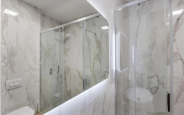 Athos Square Apartments