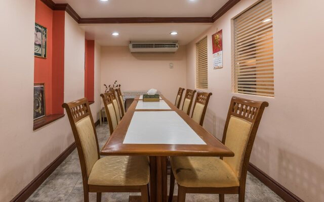 Silom Avenue Inn