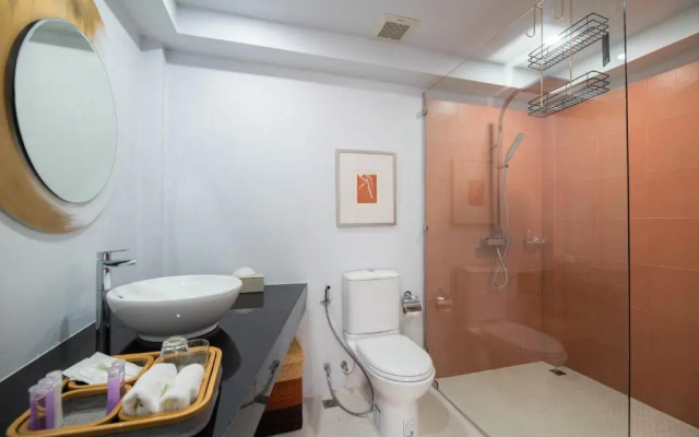 The Sunset Beach Resort & Spa Taling Ngam