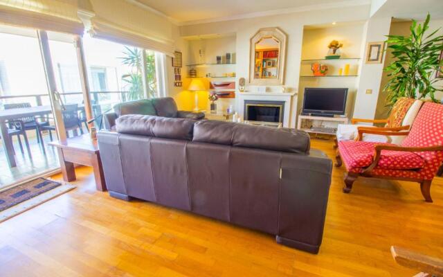 High Quality apartment 40 meters from beach