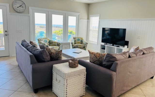 Avalon West- 5 Bedroom Home by RedAwning