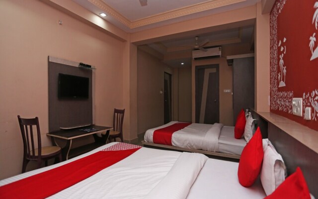 OYO 28314 Hotel Larica