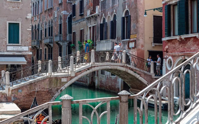 Fondaco di Rialto