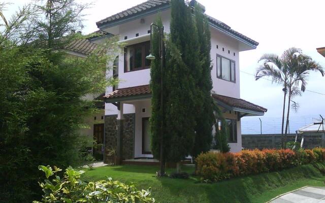 Villa Edelweiss 14 Malang
