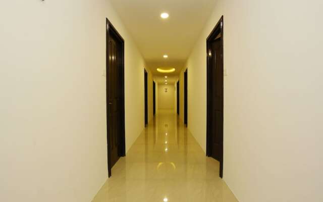 OYO 9620 Hotel Emza Residency