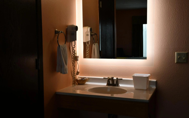 Regency Inn & Suites