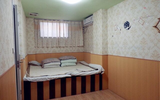 Seven Seas Youth Hostel