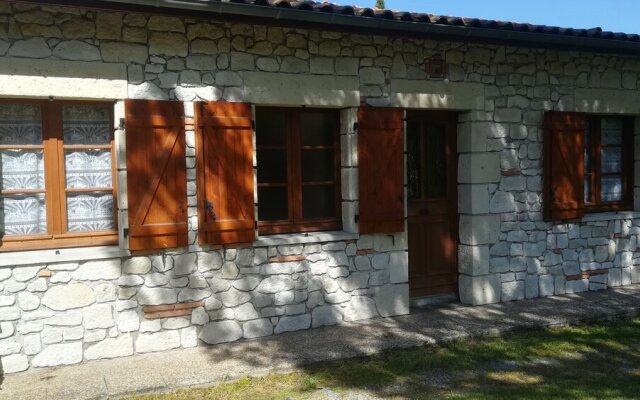 House With 2 Bedrooms in Oust, With Enclosed Garden - 25 km From the S