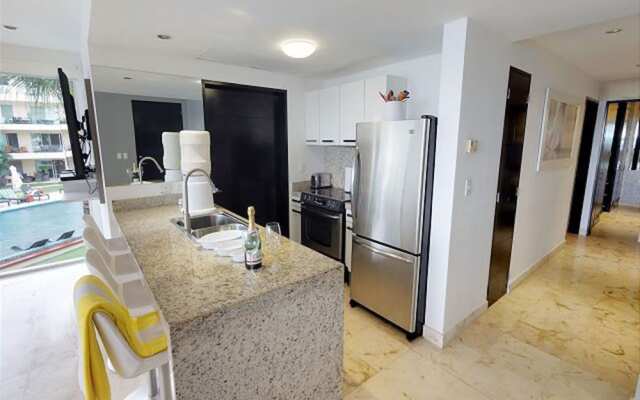 Elements 117 by Tripintravel