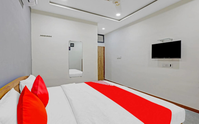 OYO Flagship 80625 Hotel King Land