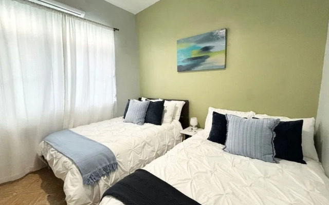 Solar-powered Gem Tours Walk to Beaches Eats