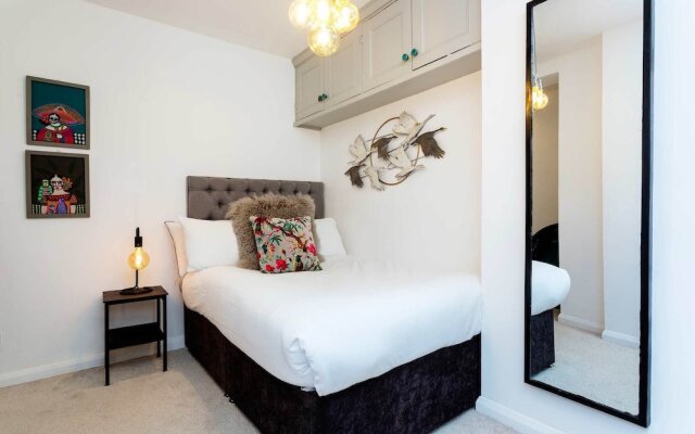 Beautiful On Buckland Crescent