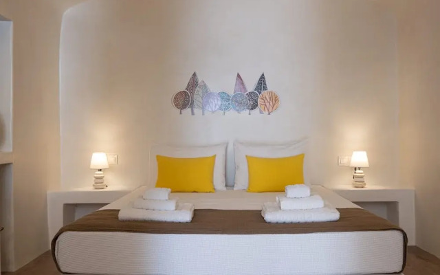 White Orchid Cave House & Studio