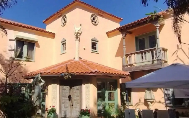 Benzel Mansion